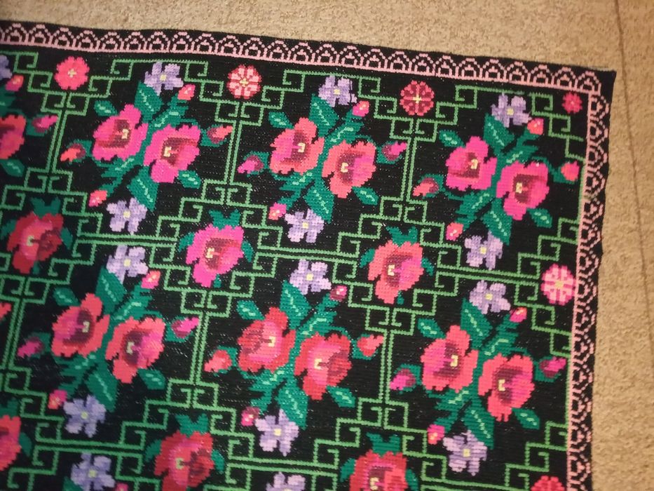 peretar covor pres traditional romanesc