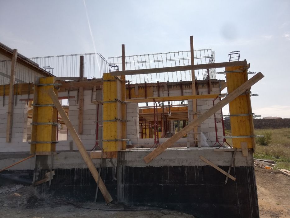 Construcție / Execuție CASE  la Roșu