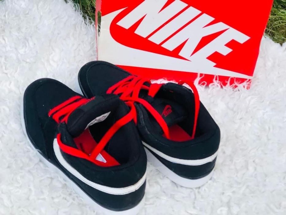 Ghete baiat NIKE-marimea 36,inter23cm,ca Jordan piele,Salomon,Geox