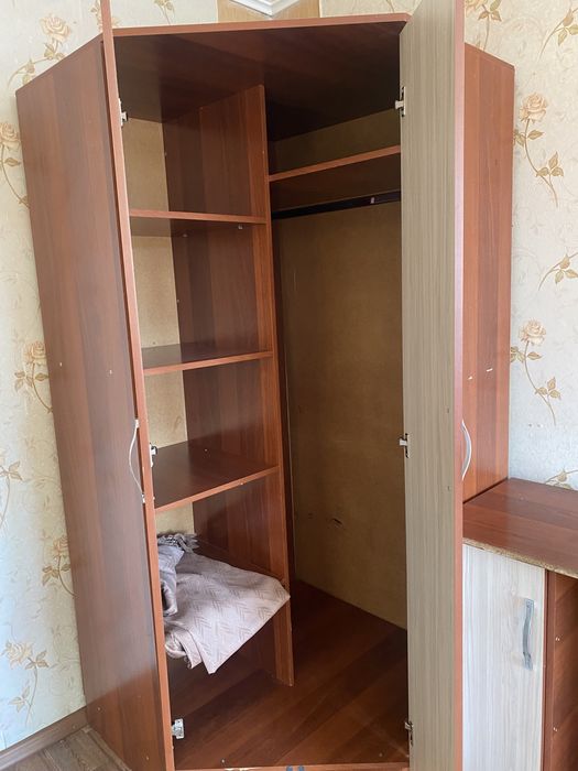 Шкаф со шкафчиком