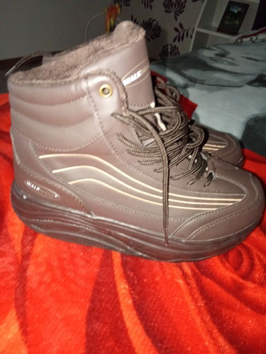 Ghete damă noi Wallmax.