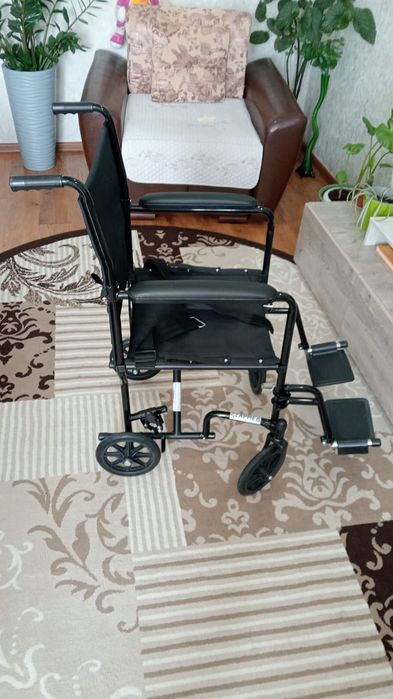 Продам коляску. Фирма Армед.