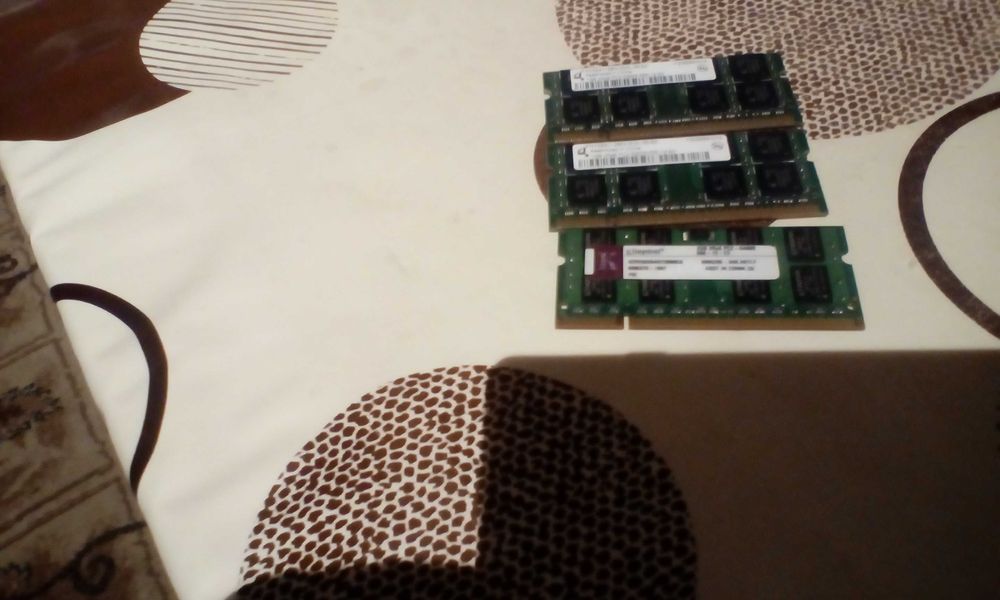 Avocent SwitchView , placa video ,memorii ,cd room , antifurt laptop