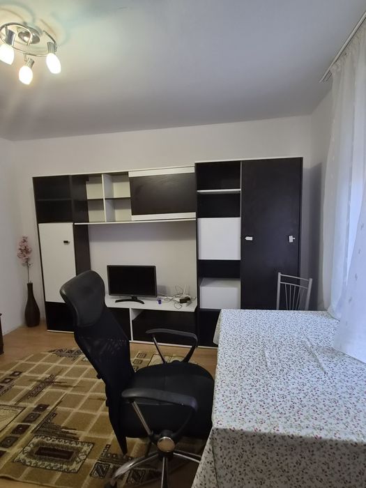 Apartament o cameră de închiriat