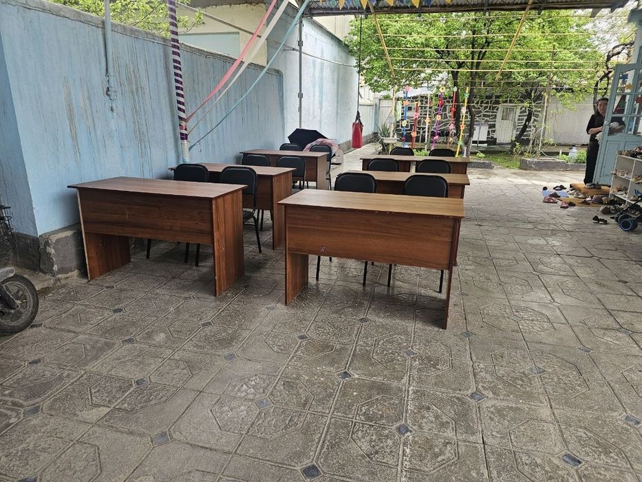 Oʻquv markazi uchun stol stullar