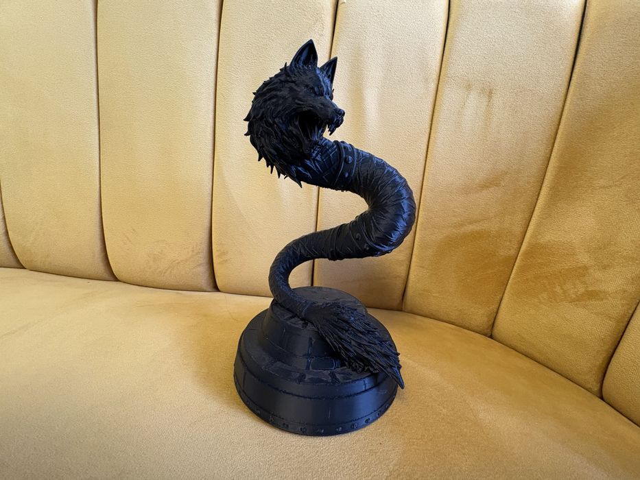 Statueta plastic Lupul Dacic