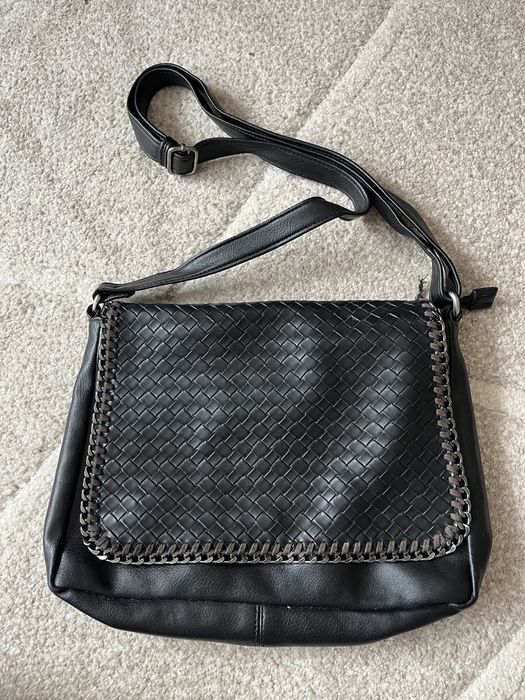 Черна чанта