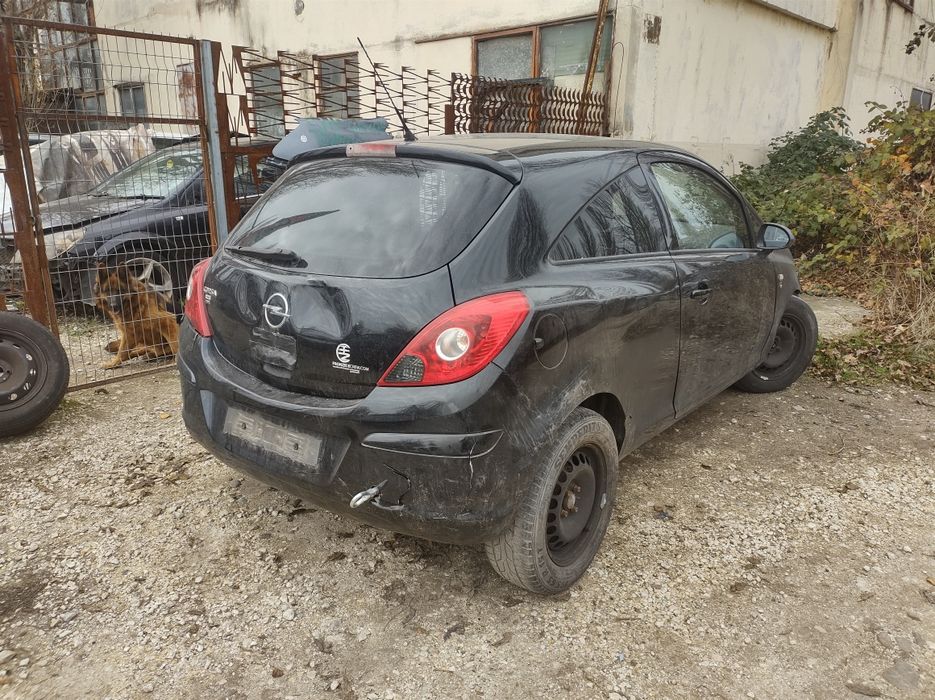 Corsa D на части