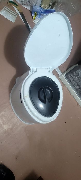 Биотуалет б.у в нормальном состоянии