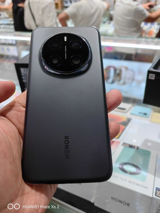 Honor Magic 7 Pro 5G 12/512GB в отличном состоянии полный комплект!