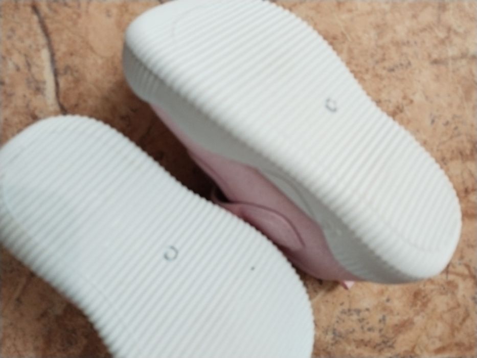 Продам сандали новая