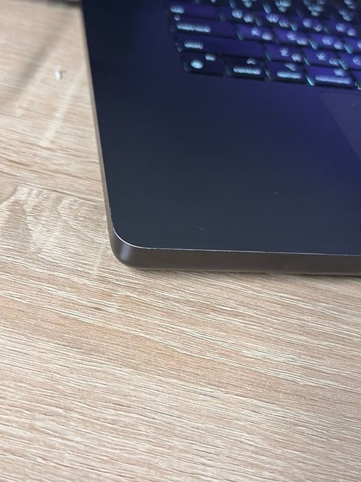 Macbook Pro M3 Pro 16 18/512 Space Black Батарея 94%