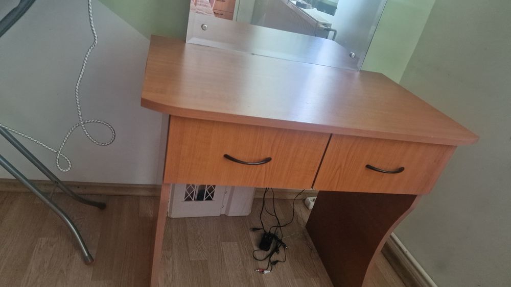 Masa toaleta  oglinda