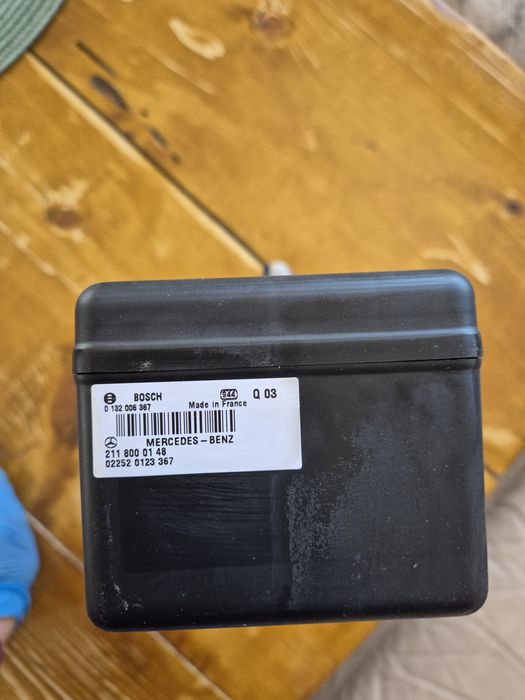 Вакуум помпа за централно заключване и седалки за Е класа W211