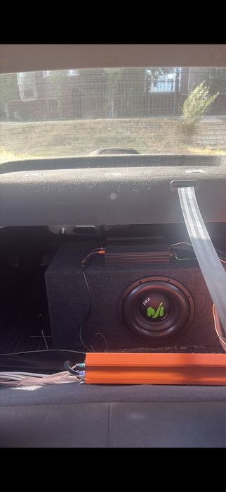 Продам сабвуфер machete