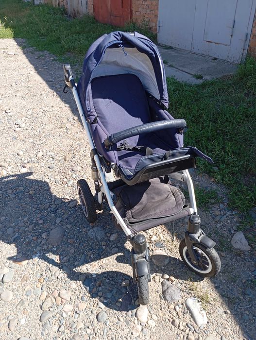 Детская коляска 3 в 1