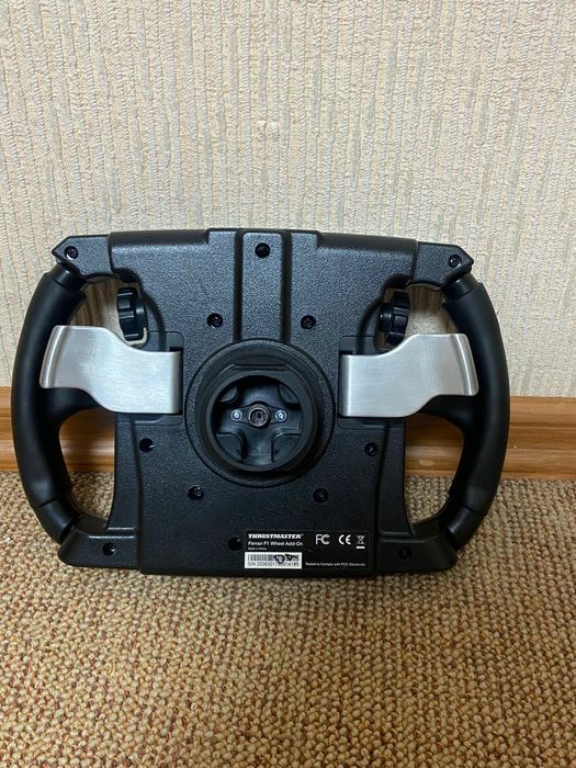 Thrustmaster t300 rs gt с сменными рулём scuderia Ferrari F1