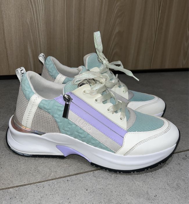 Сникърси на LIU JO