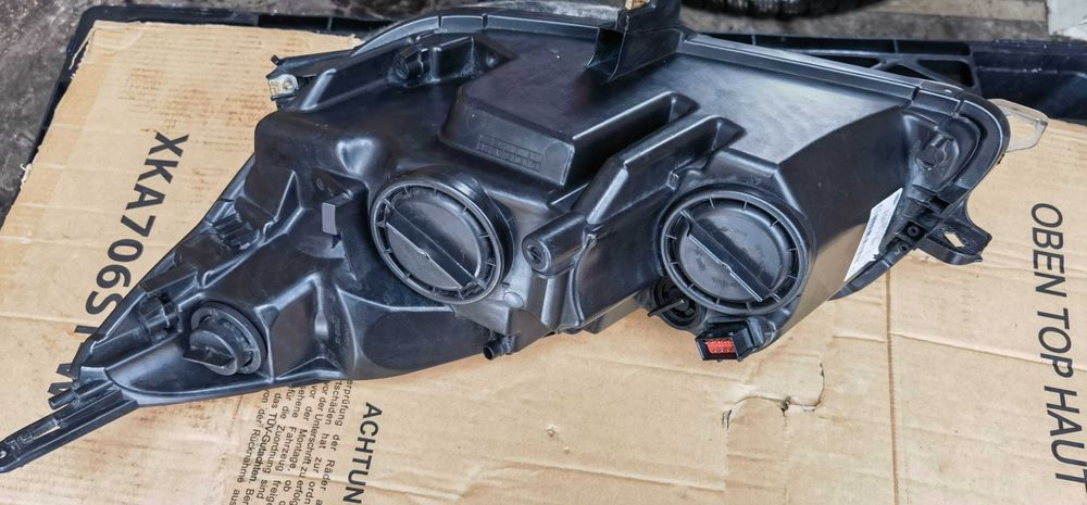 Преден фар HELLA  Opel Insignia/Опел Инсигния