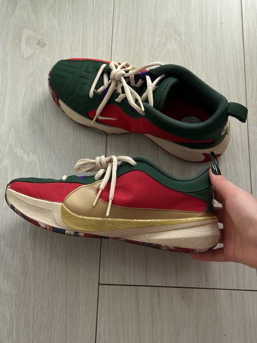 Кроссовки NIKE 15 тыс тенге