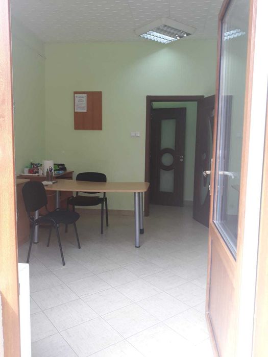 dau in chirie spatiu comercial in Salonta peste drum de hotel Slavia