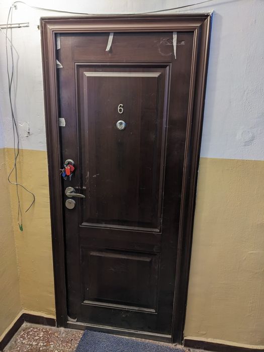 Usa metalica de intrare in apartament