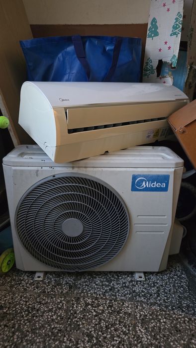 Климатик midea blanc 12 btu с повредена платказа части