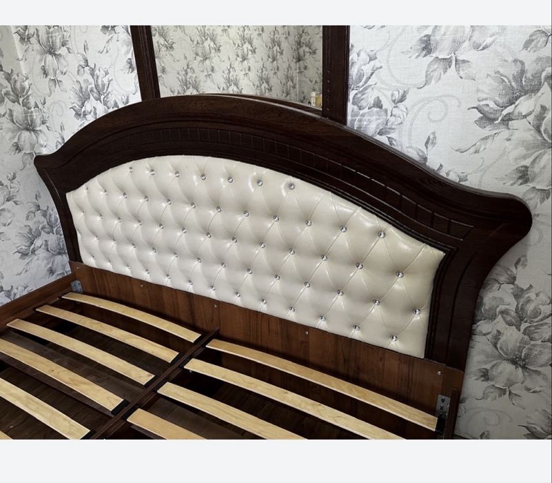 Продам кровать из дерева