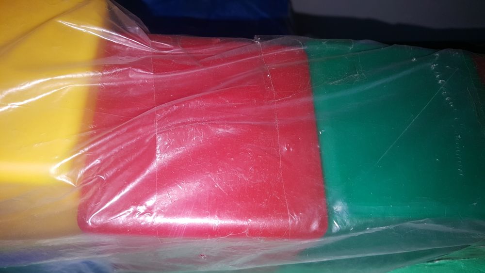 Большие кубики яркие