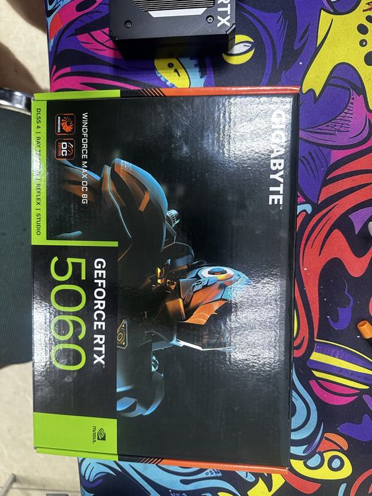 Продам видеокарту Gigabyte Rtx 5060 8gb