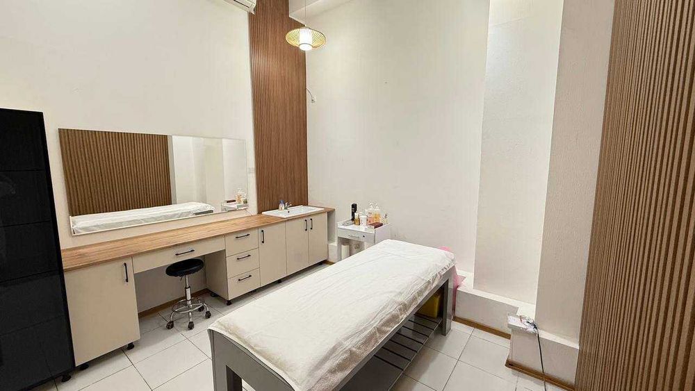 Кабинет в элитном центре, для косметолога и др. Косметолог учун хона.