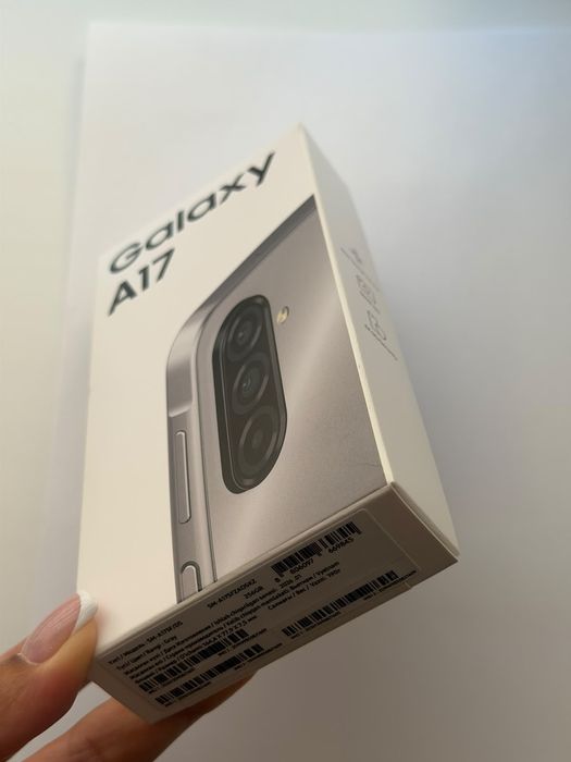 Продам Самсунг А17