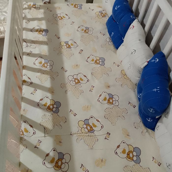 Детская кровать с полками