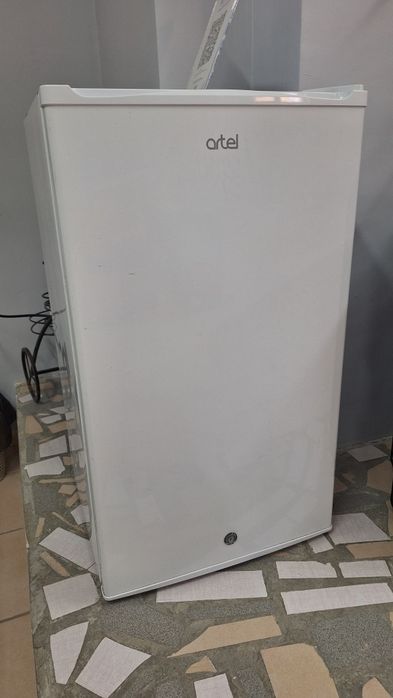 Холодильник Artel для дачи, рабочий

Продаю рабочий холодильник Artel.