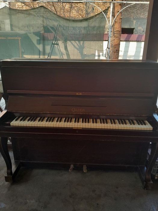 Продам Пианино ALISIA
