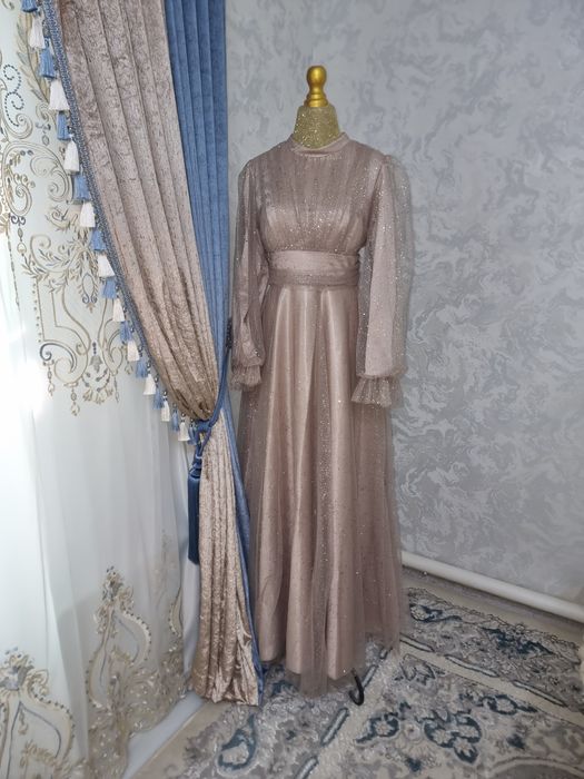 Oqshom libosi vecherni