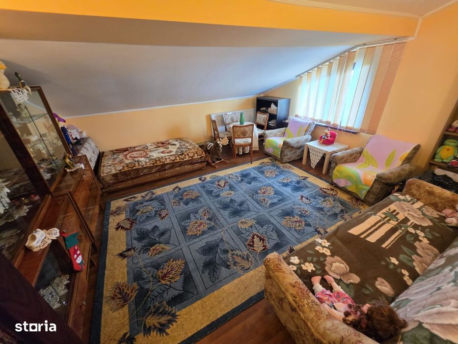 Casa de vanzare, pretabil sediu firma, azil, clinica, pensiune