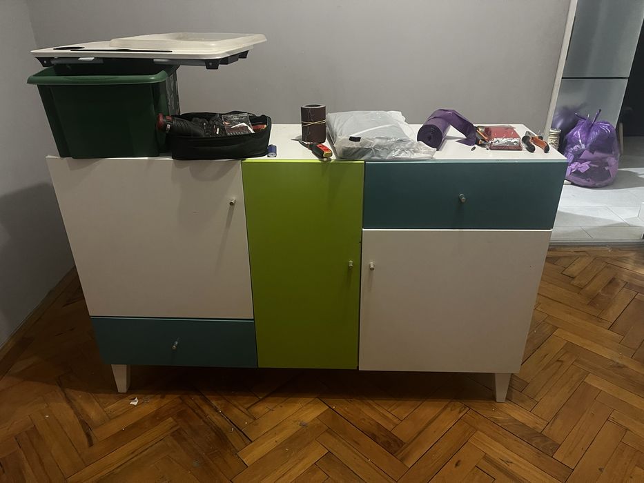 Comoda ikea bygge pt haine tv etc.