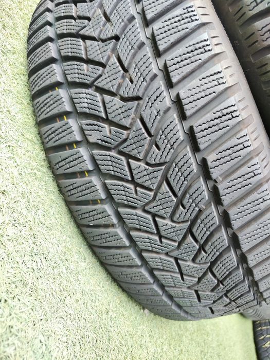 4 бр зимни 205/55/16 Dunlop