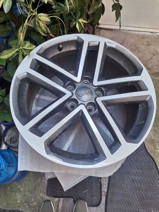 Джанти с гуми за АУДИ, 5х112, 225,40,18/от А3-2018г.