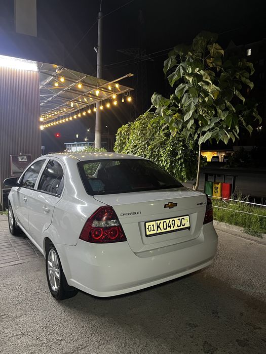 Chevrolet nexia 3 sotiladi