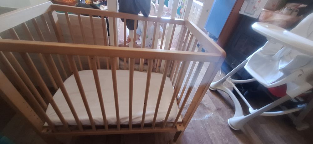 Продавам кошара  с матрак
