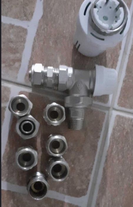 Кран комплект с термоглава ъглов ф16 DemirDokumТермовентил за радиатор