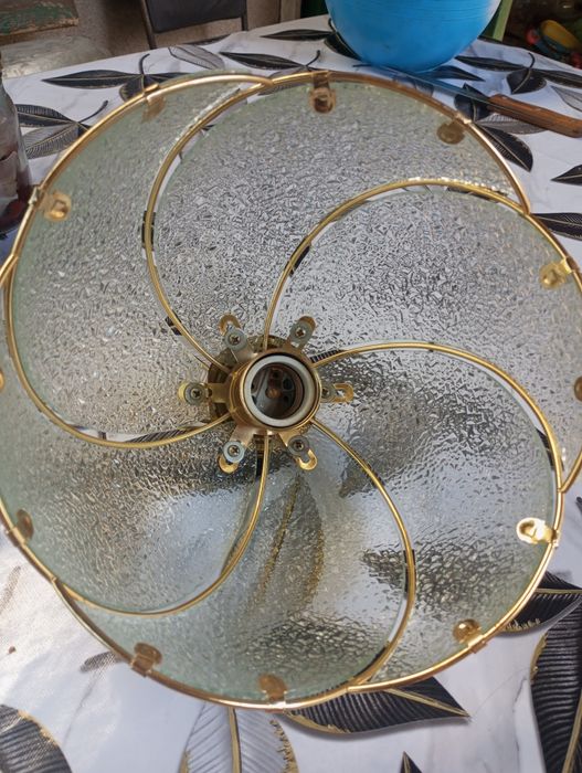 Люстра потолочная стекло.