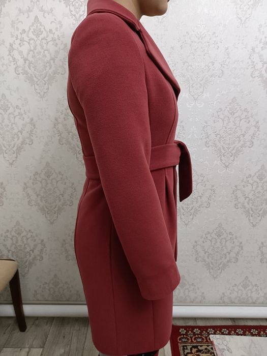 Продам осенние польто срочно