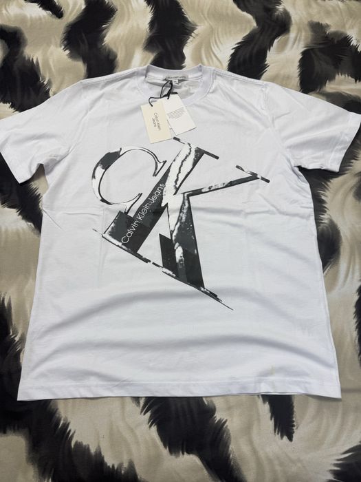 Vand tricou barbati