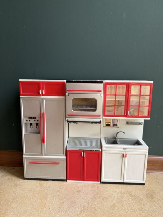 Продаётся игрушка кухня для девочки