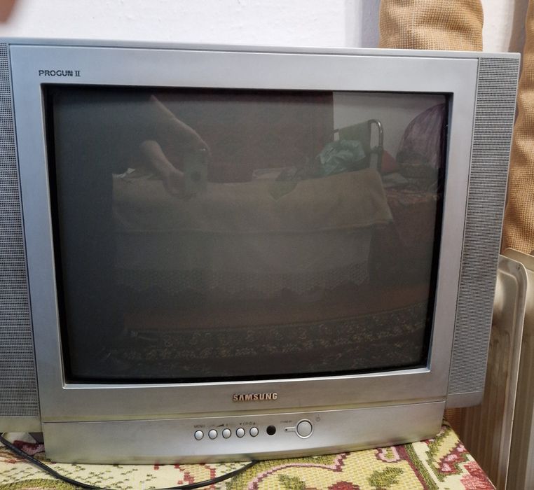 Телевизор цветной Samsung PROGUN 2
