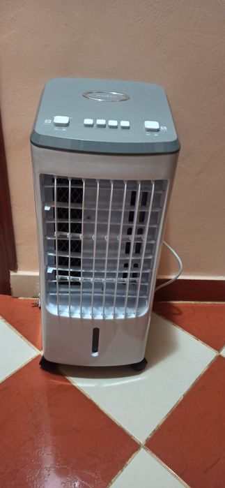 Racitor de aer Nedis, cu functie de ventilare
