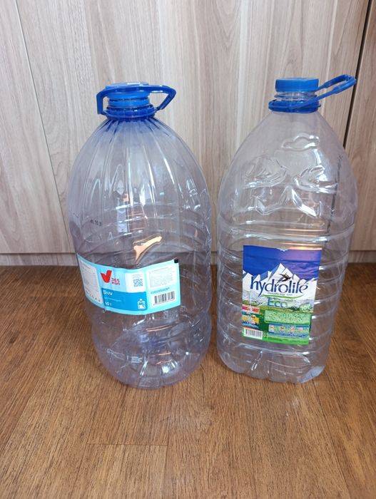 Продаю баклажки 10л